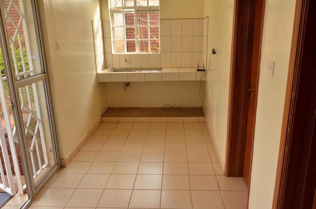 Dolfran Guest House Nairobi Ngoại thất bức ảnh